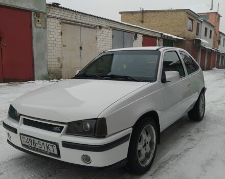 Белый Опель Кадет, объемом двигателя 2 л и пробегом 60 тыс. км за 3500 $, фото 4 на Automoto.ua