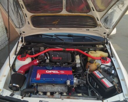 Белый Опель Кадет, объемом двигателя 2 л и пробегом 60 тыс. км за 3500 $, фото 2 на Automoto.ua