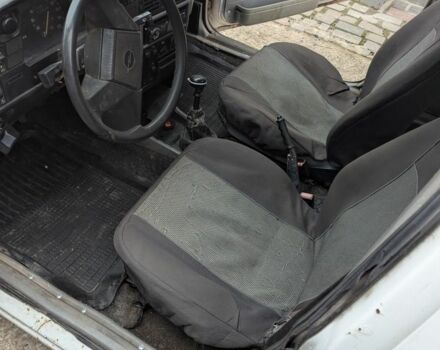 Белый Опель Кадет, объемом двигателя 1.3 л и пробегом 205 тыс. км за 415 $, фото 11 на Automoto.ua