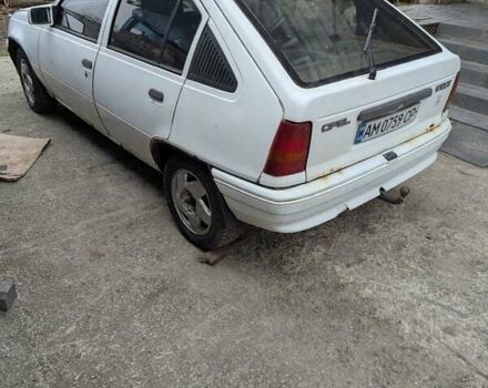 Белый Опель Кадет, объемом двигателя 1.3 л и пробегом 205 тыс. км за 415 $, фото 6 на Automoto.ua