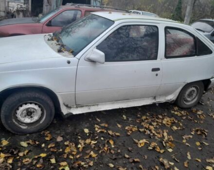 Белый Опель Кадет, объемом двигателя 1.3 л и пробегом 450 тыс. км за 310 $, фото 4 на Automoto.ua