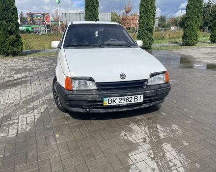 Белый Опель Кадет, объемом двигателя 1.2 л и пробегом 160 тыс. км за 1400 $, фото 6 на Automoto.ua