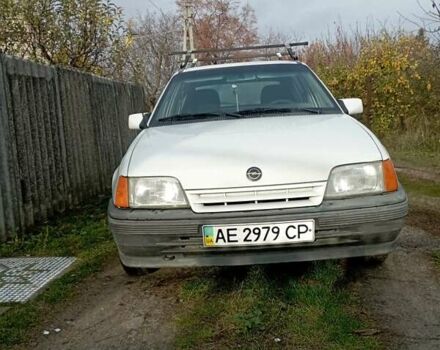 Белый Опель Кадет, объемом двигателя 1.4 л и пробегом 48 тыс. км за 1500 $, фото 1 на Automoto.ua