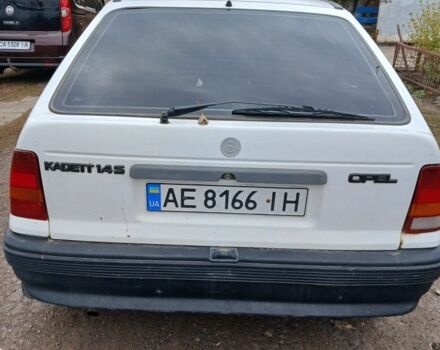 Белый Опель Кадет, объемом двигателя 1.6 л и пробегом 200 тыс. км за 1200 $, фото 2 на Automoto.ua