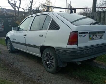 Белый Опель Кадет, объемом двигателя 1.4 л и пробегом 48 тыс. км за 1500 $, фото 3 на Automoto.ua