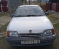 Белый Опель Кадет, объемом двигателя 1.4 л и пробегом 300 тыс. км за 800 $, фото 3 на Automoto.ua