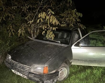 Белый Опель Кадет, объемом двигателя 1.3 л и пробегом 100 тыс. км за 194 $, фото 2 на Automoto.ua