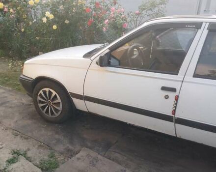 Белый Опель Кадет, объемом двигателя 1.6 л и пробегом 200 тыс. км за 594 $, фото 7 на Automoto.ua