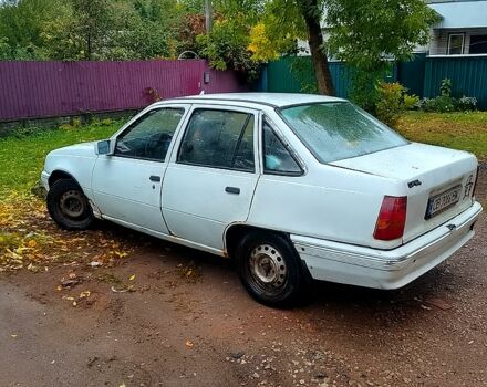 Белый Опель Кадет, объемом двигателя 1.7 л и пробегом 155 тыс. км за 700 $, фото 6 на Automoto.ua