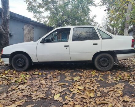 Белый Опель Кадет, объемом двигателя 1 л и пробегом 66 тыс. км за 672 $, фото 2 на Automoto.ua