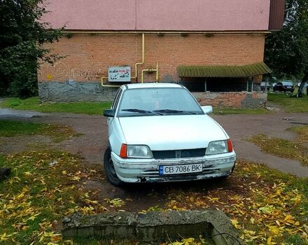 Белый Опель Кадет, объемом двигателя 1.7 л и пробегом 155 тыс. км за 700 $, фото 4 на Automoto.ua