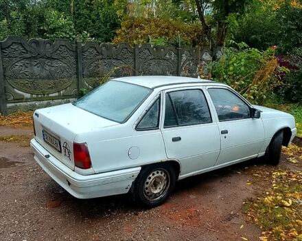 Белый Опель Кадет, объемом двигателя 1.7 л и пробегом 155 тыс. км за 700 $, фото 5 на Automoto.ua