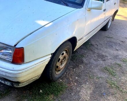 Белый Опель Кадет, объемом двигателя 1.3 л и пробегом 300 тыс. км за 250 $, фото 1 на Automoto.ua