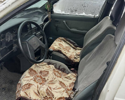 Белый Опель Кадет, объемом двигателя 1.3 л и пробегом 323 тыс. км за 650 $, фото 10 на Automoto.ua