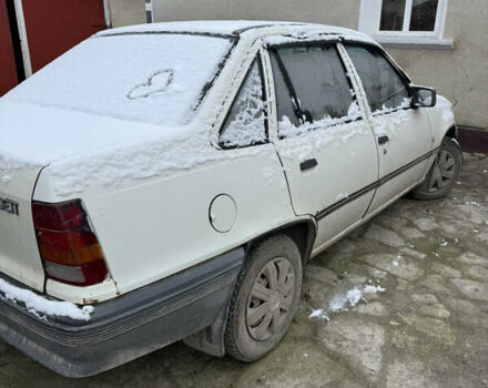 Белый Опель Кадет, объемом двигателя 1.3 л и пробегом 323 тыс. км за 650 $, фото 7 на Automoto.ua