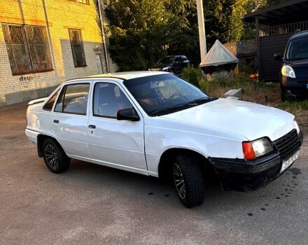 Белый Опель Кадет, объемом двигателя 1.6 л и пробегом 0 тыс. км за 520 $, фото 4 на Automoto.ua