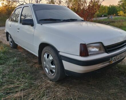 Белый Опель Кадет, объемом двигателя 1.4 л и пробегом 2 тыс. км за 826 $, фото 1 на Automoto.ua