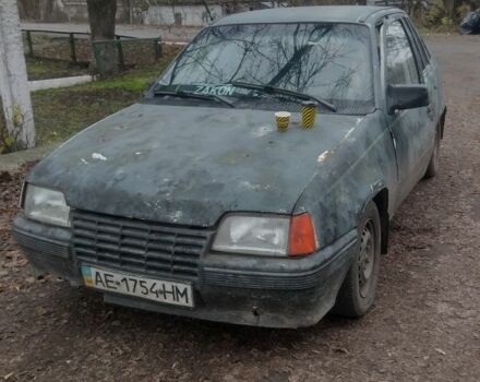 Белый Опель Кадет, объемом двигателя 1.3 л и пробегом 10 тыс. км за 592 $, фото 1 на Automoto.ua