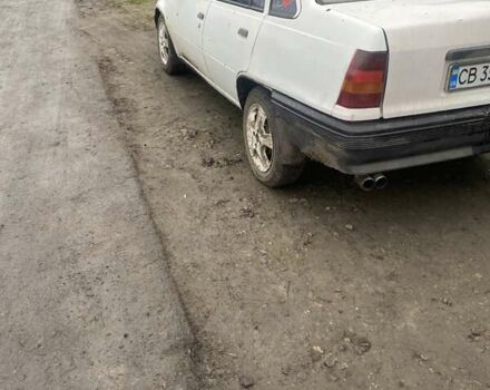 Белый Опель Кадет, объемом двигателя 1.6 л и пробегом 300 тыс. км за 1000 $, фото 2 на Automoto.ua