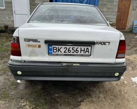 Белый Опель Кадет, объемом двигателя 1.3 л и пробегом 799 тыс. км за 1100 $, фото 7 на Automoto.ua