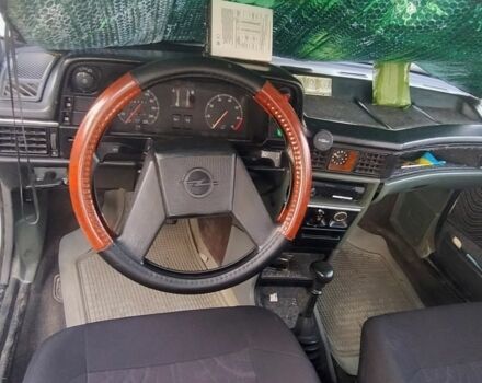 Білий Опель Кадет, об'ємом двигуна 1 л та пробігом 300 тис. км за 1300 $, фото 7 на Automoto.ua