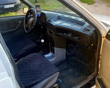 Белый Опель Кадет, объемом двигателя 1.6 л и пробегом 0 тыс. км за 520 $, фото 7 на Automoto.ua