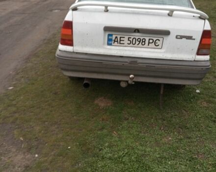 Білий Опель Кадет, об'ємом двигуна 1.6 л та пробігом 73 тис. км за 994 $, фото 3 на Automoto.ua