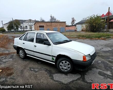 Белый Опель Кадет, объемом двигателя 1.3 л и пробегом 0 тыс. км за 650 $, фото 1 на Automoto.ua