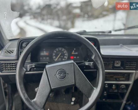 Белый Опель Кадет, объемом двигателя 1.6 л и пробегом 180 тыс. км за 650 $, фото 5 на Automoto.ua