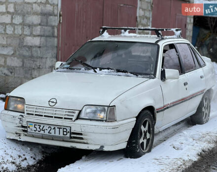 Белый Опель Кадет, объемом двигателя 1.6 л и пробегом 180 тыс. км за 650 $, фото 1 на Automoto.ua