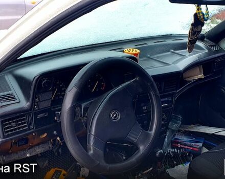 Білий Опель Кадет, об'ємом двигуна 1.6 л та пробігом 0 тис. км за 500 $, фото 8 на Automoto.ua