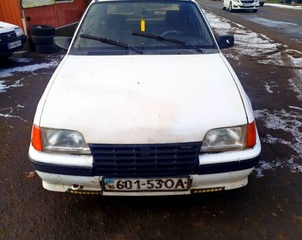 Белый Опель Кадет, объемом двигателя 1.5 л и пробегом 258 тыс. км за 750 $, фото 2 на Automoto.ua