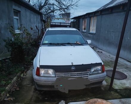 Белый Опель Кадет, объемом двигателя 2 л и пробегом 320 тыс. км за 357 $, фото 2 на Automoto.ua