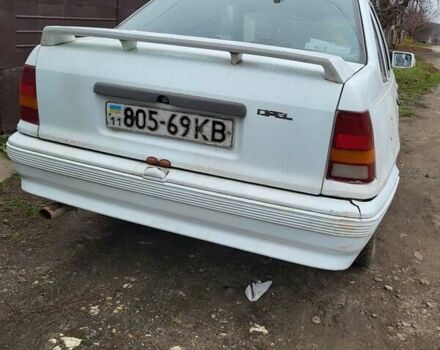 Білий Опель Кадет, об'ємом двигуна 1.6 л та пробігом 99 тис. км за 1000 $, фото 1 на Automoto.ua