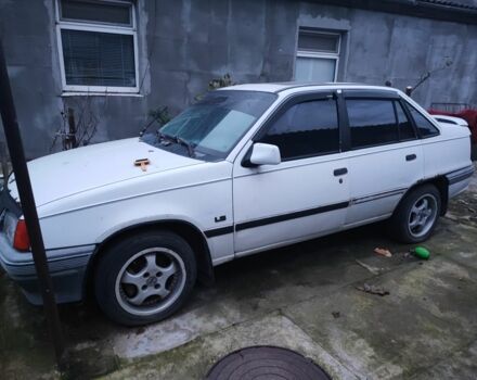 Белый Опель Кадет, объемом двигателя 2 л и пробегом 320 тыс. км за 357 $, фото 9 на Automoto.ua