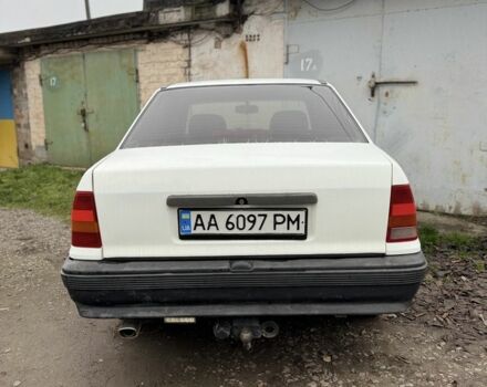 Белый Опель Кадет, объемом двигателя 1.4 л и пробегом 270 тыс. км за 750 $, фото 4 на Automoto.ua