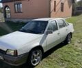 Белый Опель Кадет, объемом двигателя 1.4 л и пробегом 200 тыс. км за 1500 $, фото 1 на Automoto.ua