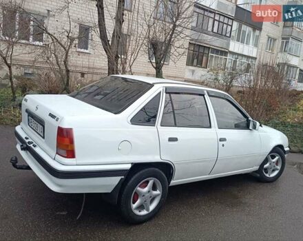 Білий Опель Кадет, об'ємом двигуна 1.6 л та пробігом 170 тис. км за 1500 $, фото 3 на Automoto.ua