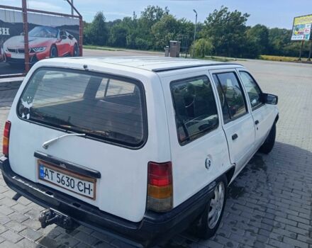 Белый Опель Кадет, объемом двигателя 1.6 л и пробегом 1000 тыс. км за 950 $, фото 4 на Automoto.ua