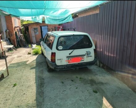 Белый Опель Кадет, объемом двигателя 1.6 л и пробегом 200 тыс. км за 700 $, фото 4 на Automoto.ua