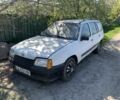 Белый Опель Кадет, объемом двигателя 1.3 л и пробегом 500 тыс. км за 241 $, фото 1 на Automoto.ua