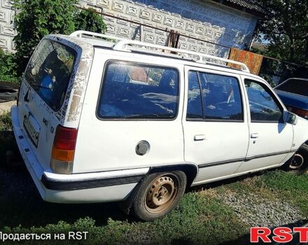 Білий Опель Кадет, об'ємом двигуна 1.3 л та пробігом 0 тис. км за 700 $, фото 2 на Automoto.ua