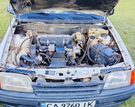 Белый Опель Кадет, объемом двигателя 1.6 л и пробегом 372 тыс. км за 1000 $, фото 2 на Automoto.ua