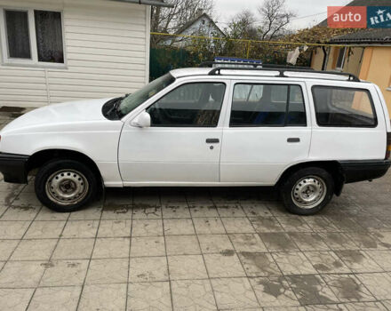 Білий Опель Кадет, об'ємом двигуна 1.6 л та пробігом 300 тис. км за 2100 $, фото 1 на Automoto.ua