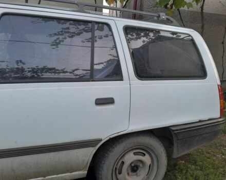 Белый Опель Кадет, объемом двигателя 0 л и пробегом 140 тыс. км за 800 $, фото 2 на Automoto.ua