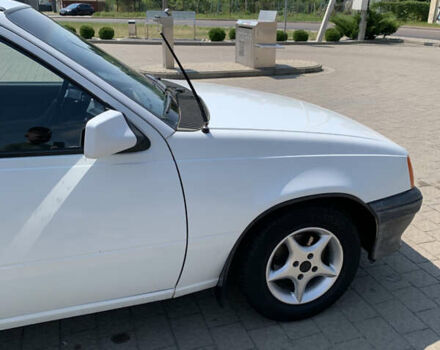 Белый Опель Кадет, объемом двигателя 1.6 л и пробегом 300 тыс. км за 1200 $, фото 10 на Automoto.ua