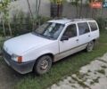 Белый Опель Кадет, объемом двигателя 1.6 л и пробегом 160 тыс. км за 800 $, фото 4 на Automoto.ua