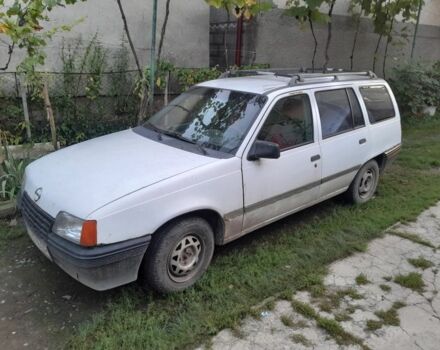 Белый Опель Кадет, объемом двигателя 0 л и пробегом 140 тыс. км за 800 $, фото 3 на Automoto.ua