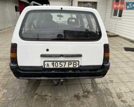 Білий Опель Кадет, об'ємом двигуна 1.6 л та пробігом 300 тис. км за 2100 $, фото 2 на Automoto.ua