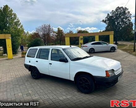 Белый Опель Кадет, объемом двигателя 1.7 л и пробегом 132 тыс. км за 600 $, фото 1 на Automoto.ua